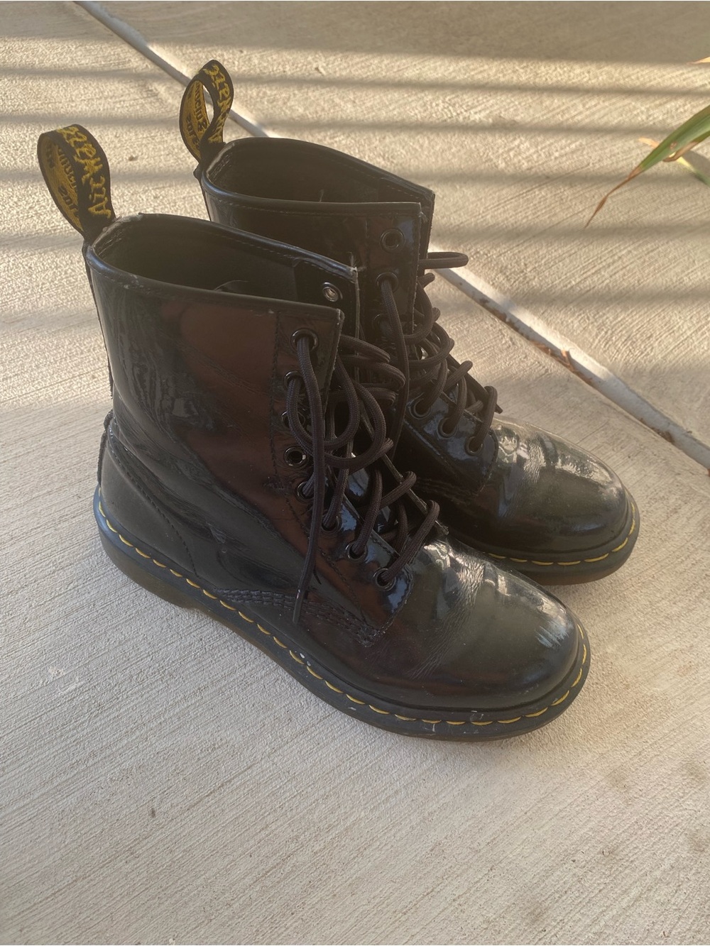Doc Martens Womens Size 7 Leather Pleather Vinyl Punk Emo Rock Alternative Goth